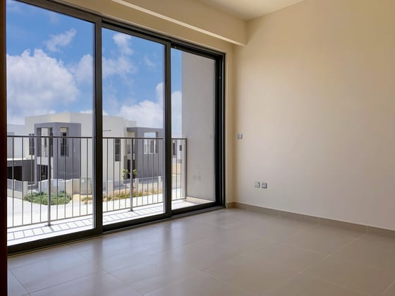 Fully Landscaped Villa | Close door Garage | Ready, picture 6