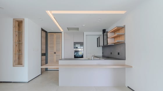 Vacant and Ready Apt with Maid/Storeroom | Balcony, picture 5