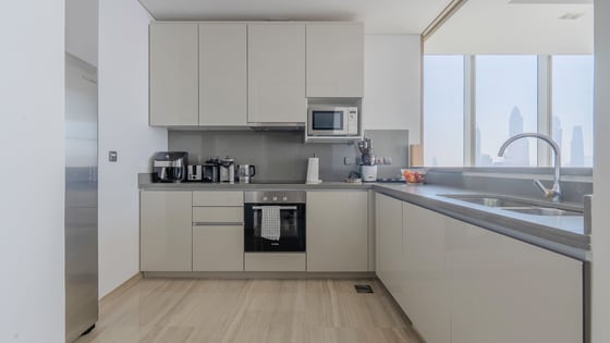 Luxury Avani Apartment with Panoramic Palm Views, picture 8