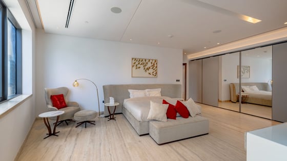 Rare Half floor unit with spectacular views, picture 9