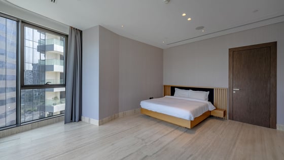 Rare Half floor unit with spectacular views, picture 12