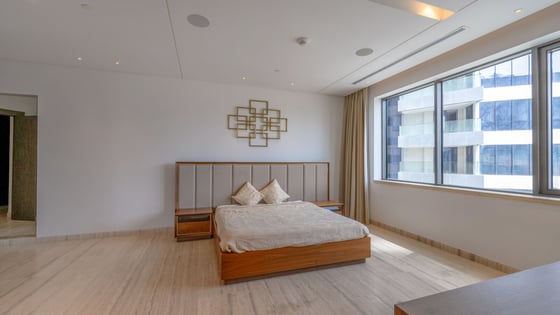 Rare Half floor unit with spectacular views, picture 11