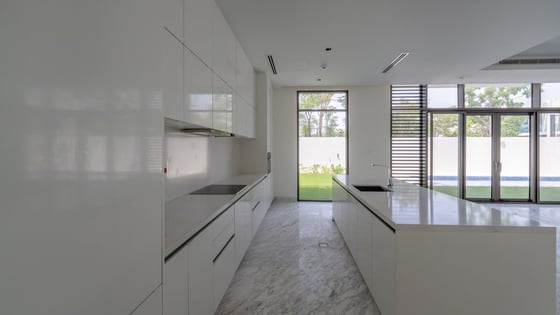 Luxurious Villa | Private Pool | Exclusive Community Living, picture 6