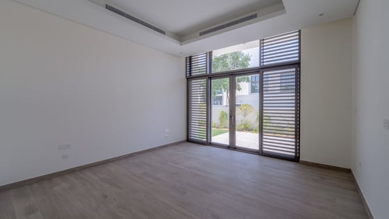 Luxurious Villa | Private Pool | Exclusive Community Living, picture 10