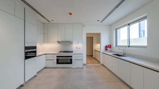 Stunning Luxury Villa | Prime Location | District One Phase III, picture 5