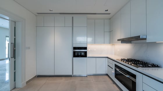 Stunning Luxury Villa | Prime Location | District One Phase III, picture 6