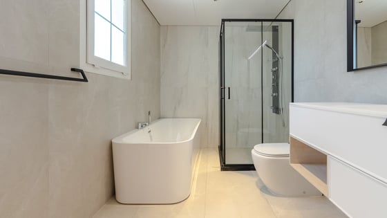 Upgraded Villa | Close to park | Landscaped Garden, picture 18