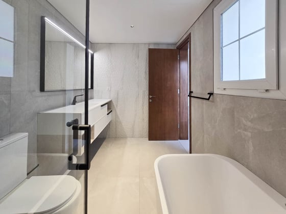 Upgraded Villa | Close to park | Landscaped Garden, picture 17