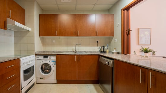 High Floor | Upgraded | Prime Location Apartment, picture 12