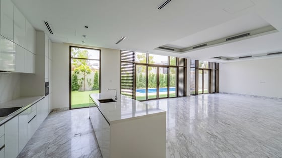 Luxury 5-bedroom villa in District One Phase III, picture 3