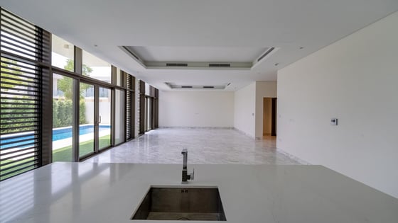 Luxury 5-bedroom villa in District One Phase III, picture 4