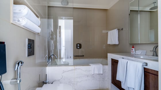 Luxury 1BR Hotel Apartment | Downtown Living, picture 12