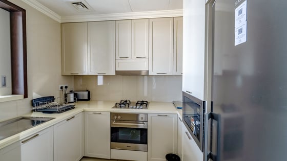 Luxury 1BR Hotel Apartment | Downtown Living, picture 6