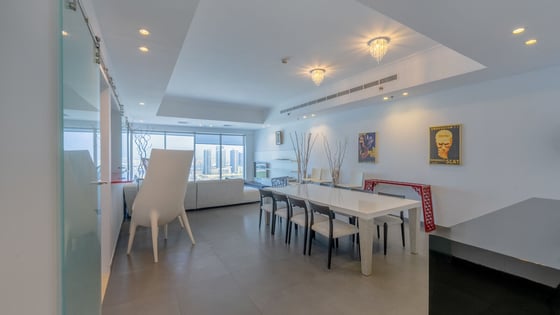 Vacant | Upgraded | Fully Furnished | Spacious, picture 5