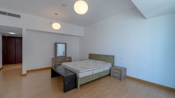 Vacant | Upgraded | Fully Furnished | Spacious, picture 13