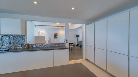 Vacant | Upgraded | Fully Furnished | Spacious, picture 10