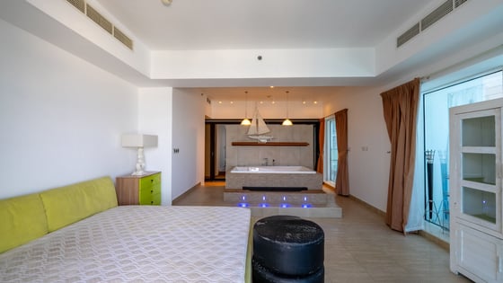Vacant | Upgraded | Fully Furnished | Spacious, picture 14