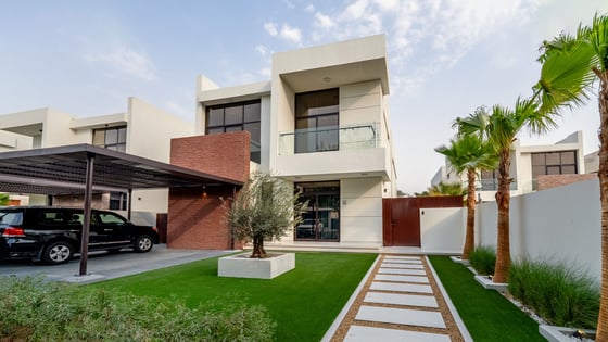 Refined DAMAC Hills Villa with Pool and Garden, picture 36