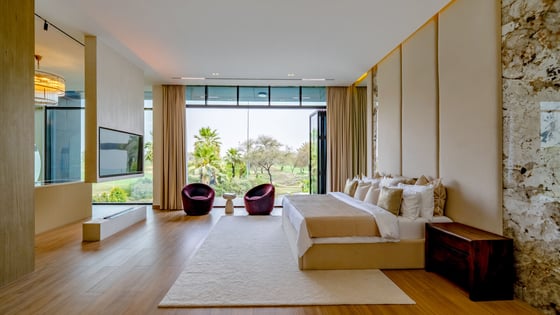 Refined DAMAC Hills Villa with Pool and Garden, picture 20