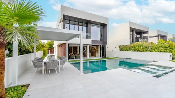 Refined DAMAC Hills Villa with Pool and Garden, picture 32