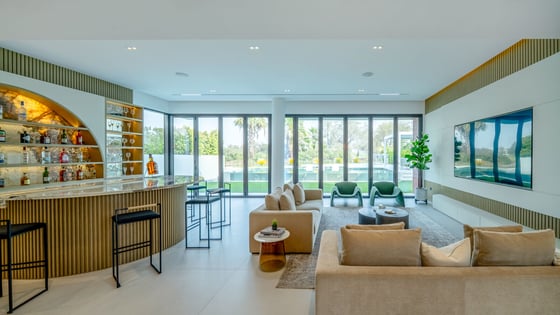 Refined DAMAC Hills Villa with Pool and Garden, picture 4