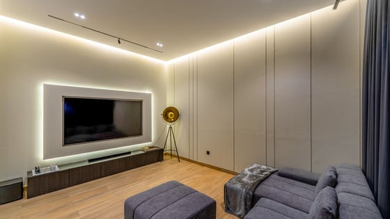 Refined DAMAC Hills Villa with Pool and Garden, picture 30