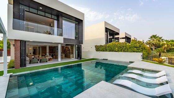 Refined DAMAC Hills Villa with Pool and Garden, picture 34