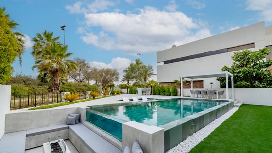 Refined DAMAC Hills Villa with Pool and Garden, picture 33