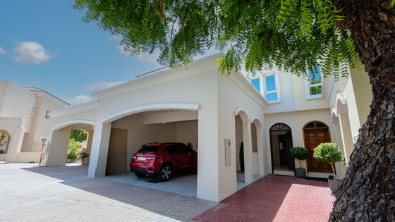 Video tour for Upgraded Villa | Close to park | Landscaped Garden