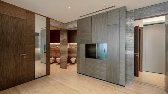 Rare Half floor unit with spectacular views, picture 14