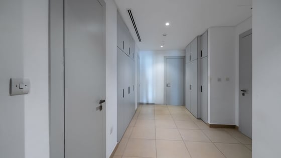 Rare Half floor unit with spectacular views, picture 17