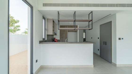 Luxury 4BR Villa | Modern Design &amp; Amenities, picture 4