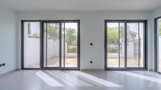 Luxury 4BR Villa | Modern Design &amp; Amenities, picture 3
