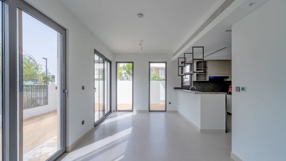 Luxury 4BR Villa | Modern Design &amp; Amenities, picture 2