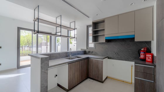 Luxury 4BR Villa | Modern Design &amp; Amenities, picture 6