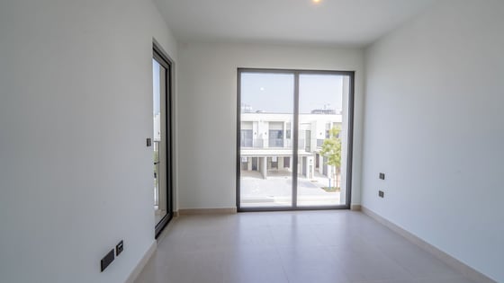 Luxury 4BR Villa | Modern Design &amp; Amenities, picture 14