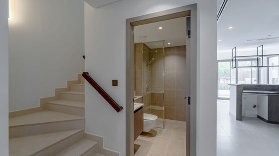 Luxury 4BR Villa | Modern Design &amp; Amenities, picture 9