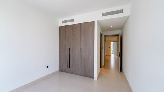 Luxury 4BR Villa | Modern Design &amp; Amenities, picture 15