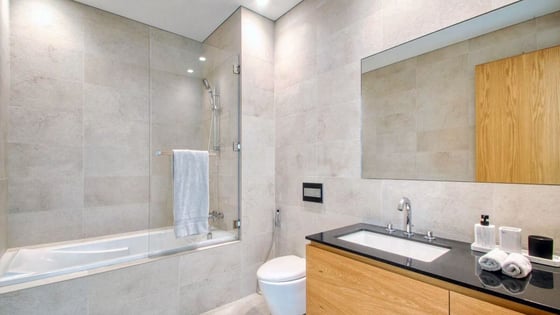 Corner unit - Vacant and Ready - Furnished, picture 13