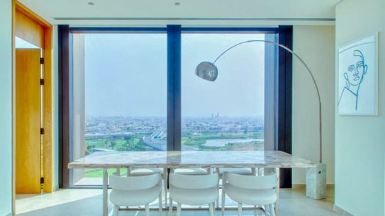 Corner unit - Vacant and Ready - Furnished, picture 3