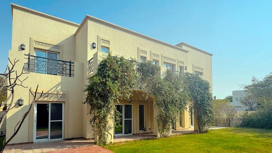 Price reduced | 6BR Villa near the Pool and Park, picture 1
