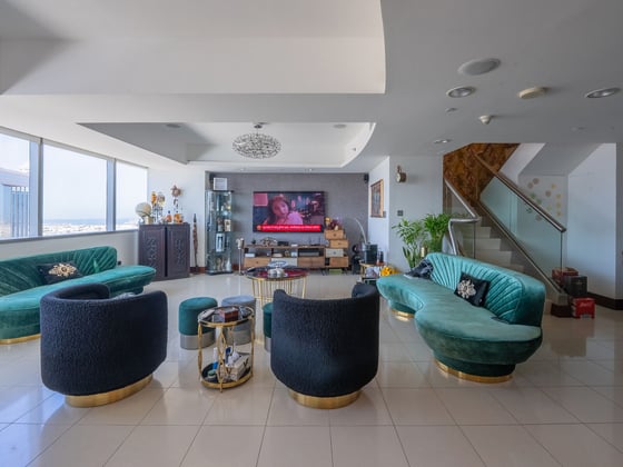 Elegant Duplex Living at the World Trade Centre, picture 3