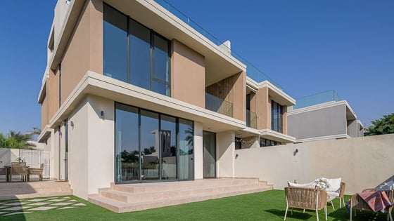 Luxuriously furnished villa | Single row | Rooftop, picture 1