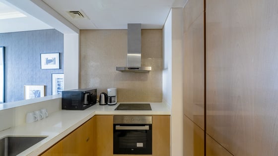 Skyline Luxury | 1BR Apartment | Fully Furnished, picture 6