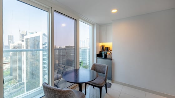 Skyline Luxury | 1BR Fully Furnished | Prime Spot, picture 5