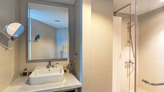 Skyline Luxury | 1BR Fully Furnished | Prime Spot, picture 10