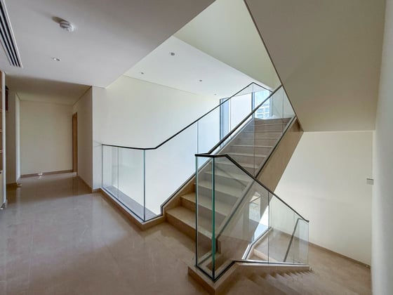 Prime unit on the lagoon with a large corner plot, picture 8