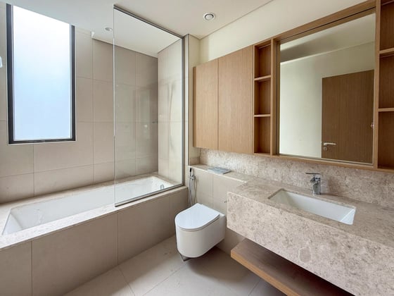 Prime unit on the lagoon with a large corner plot, picture 15