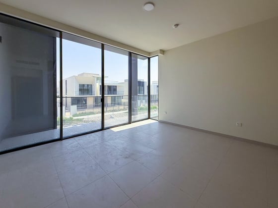 Prime unit on the lagoon with a large corner plot, picture 14