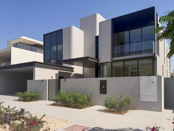 Prime unit on the lagoon with a large corner plot, picture 19